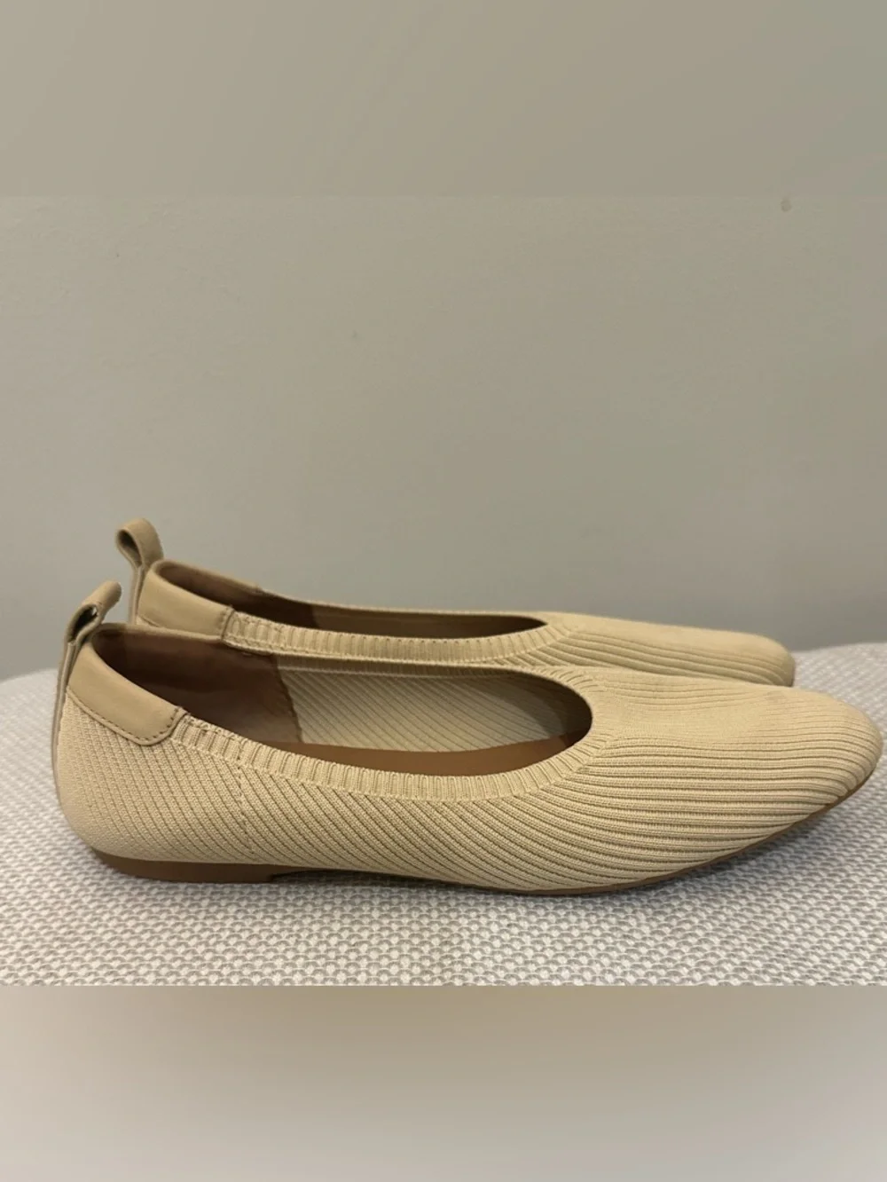 Everlane Day Glove ReKnit Ballet Flats Beige Ribbed Knit Size 8 Comfort EUC